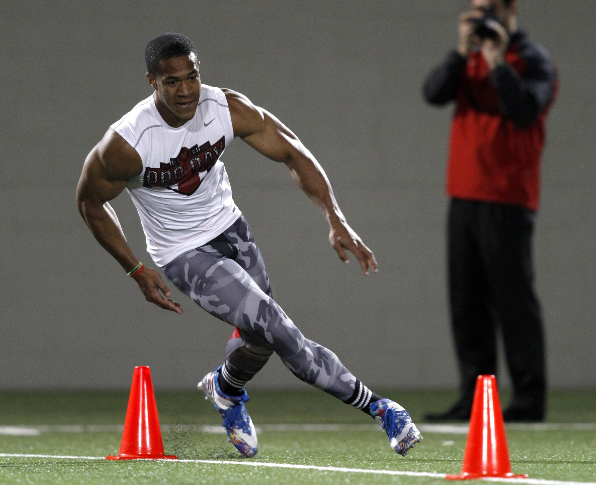 关于橄榄球球员突破自我,表现堪称完美的信息 关于橄榄球球员突破自我,表现堪称完美的信息