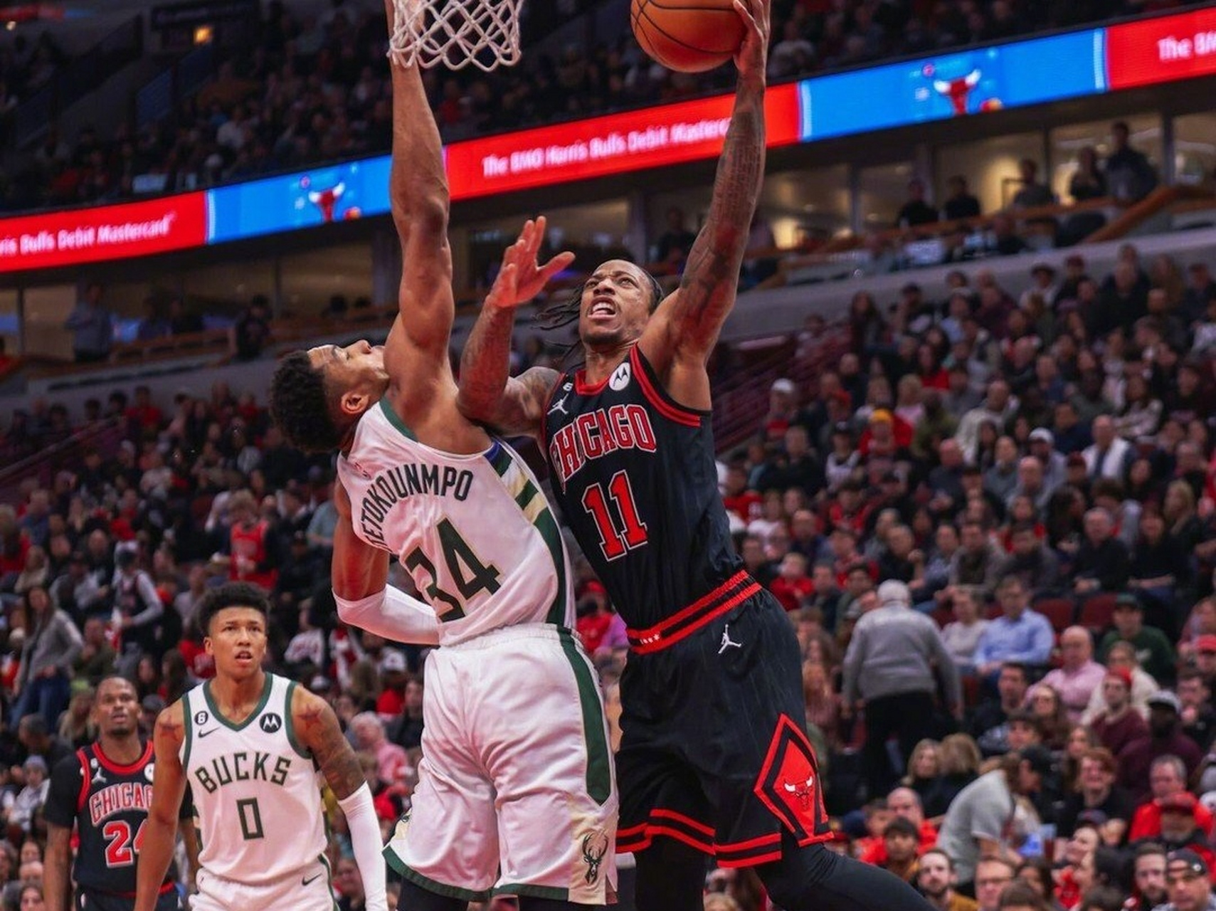 公牛横扫雄鹿，拉文统治全场