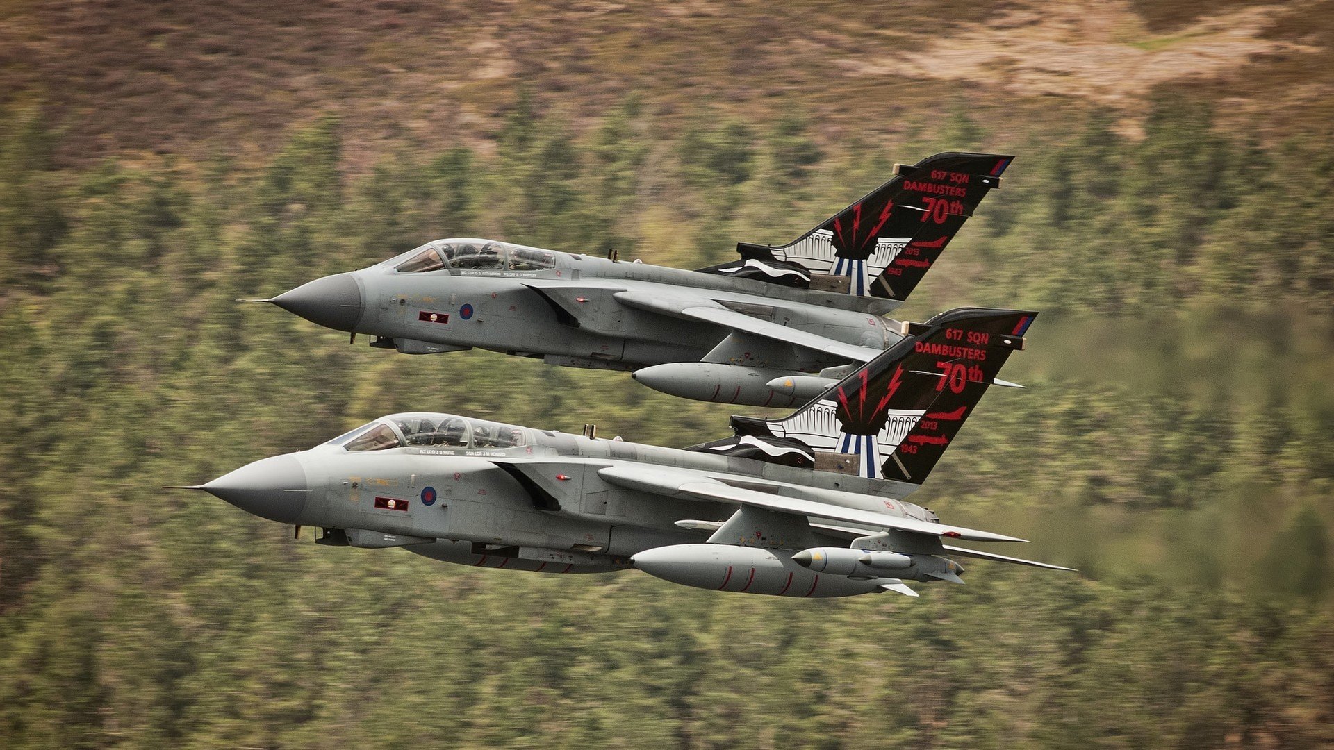 翱翔与主宰，当老鹰颠覆篮球秩序，保罗在绿茵场书写传奇