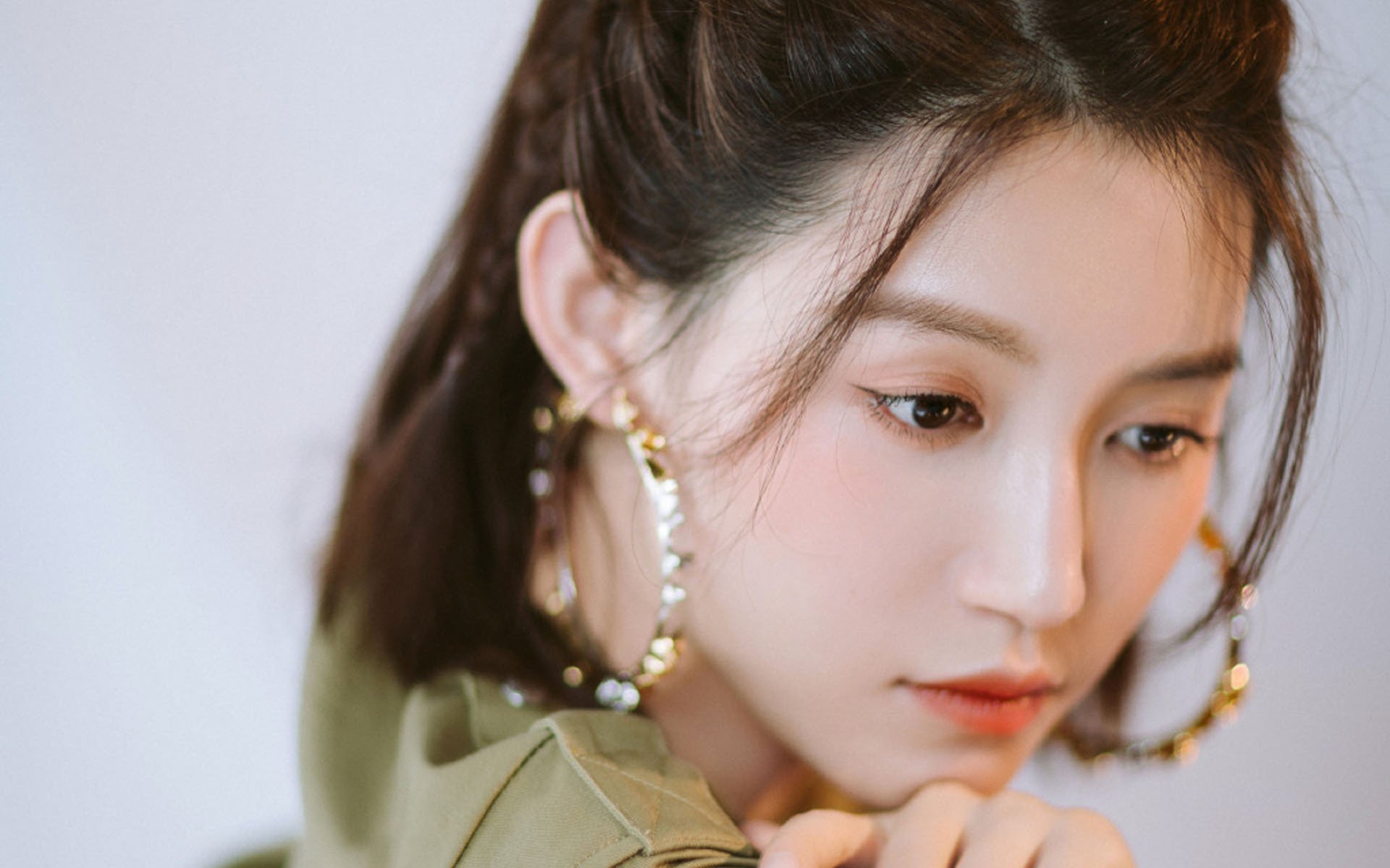 单骑破阵!库里三分如雨击穿黄蜂防线,黄蜂连续火力压制篮网显韧性