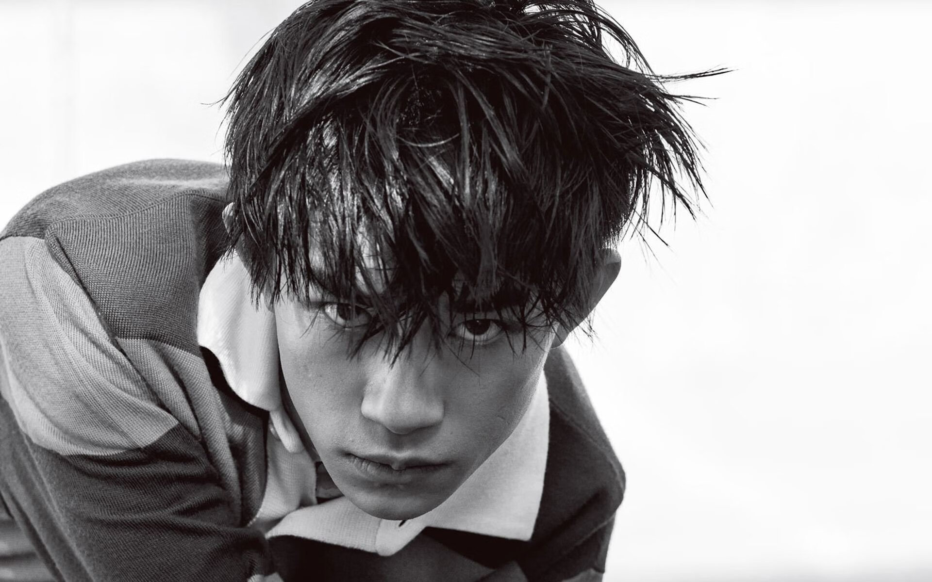 时空裂隙中的体育新闻，阿森纳最后时刻击败巴西，伊布在F1年度争冠接管比赛