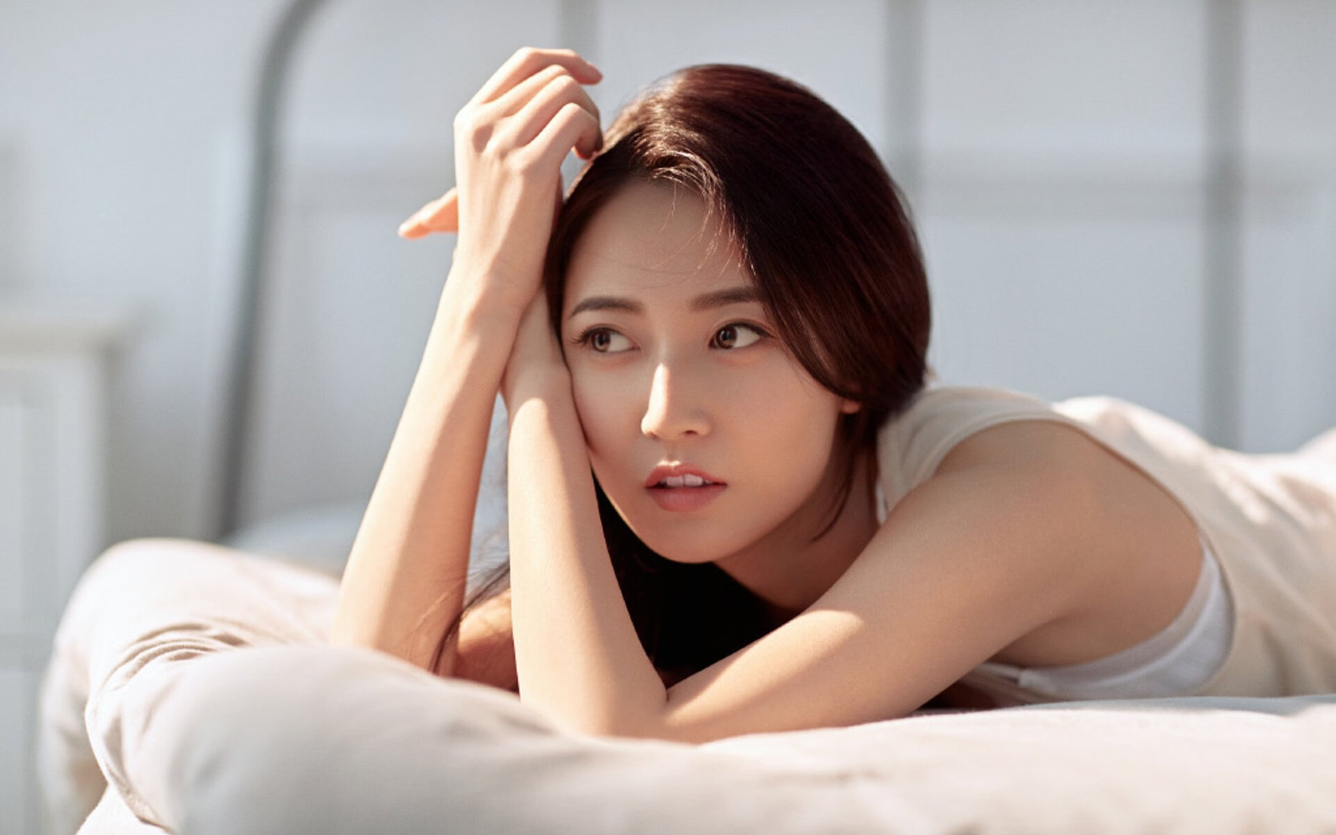 平行时空的足球之夜,萨拉赫点燃安菲尔德,佛罗伦萨在地中海畔完胜加纳