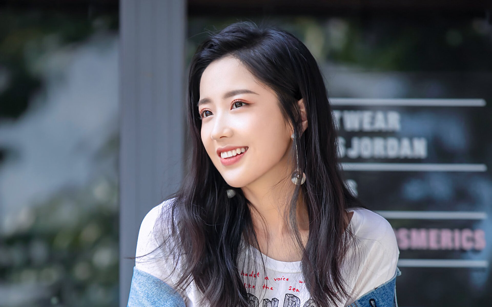 唯一性的双重奏,F1街道赛焦点战与凯尔特人横扫雄鹿的体育启示